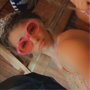 Meet your Posher, Scarlett